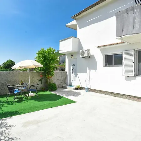Ban Apartmani-2