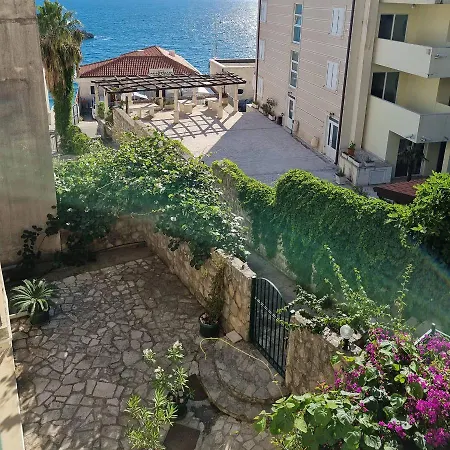 Apartments Rales-3
