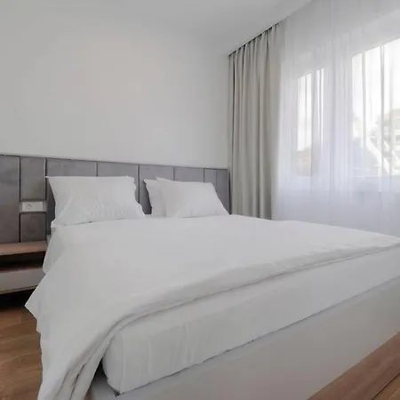 Lovely Partial Sea View One Bedroom Flat In Horizon Residences A22-2