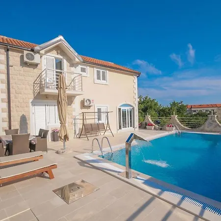 Villa Dragana With Heading Swimming Pool And Parking-2