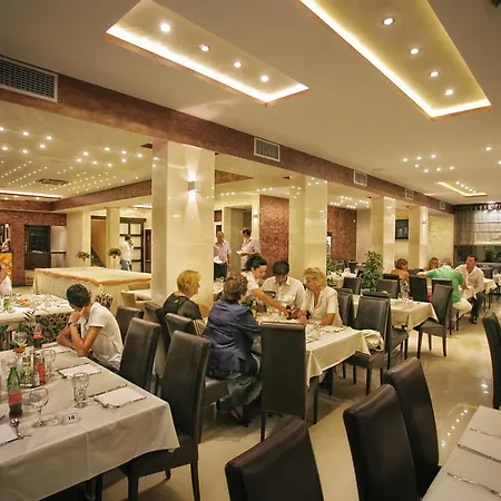 Hotel Ellena-3