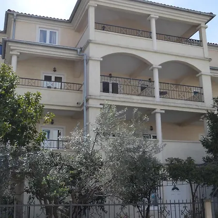 Vila Maslina Guesthouse-3