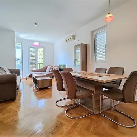 Milica Spaceous 2Bedroom Apartment-2