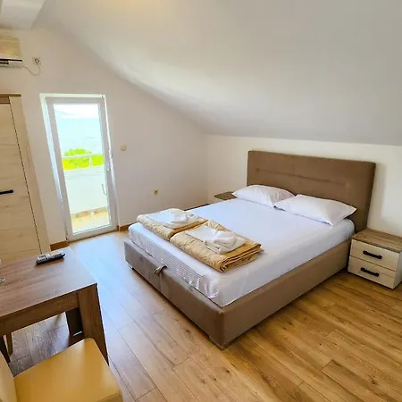 Apartments Maxi Katic-3