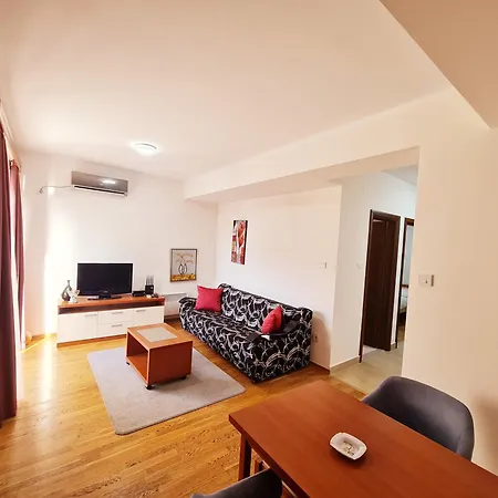 Centar New Loki Apartments-2