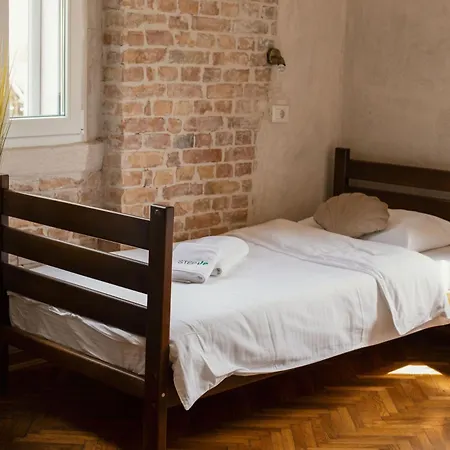 Step To Kotor Bay Guesthouse-2