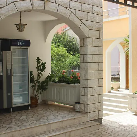 Nir Apartments Budva-3