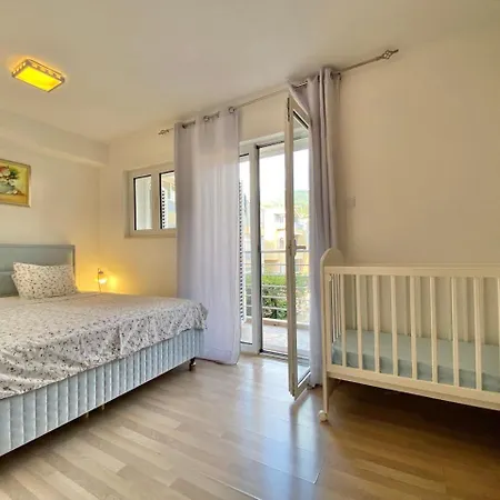 Apartments Apple Cat Montenegro Ko Bijela-2