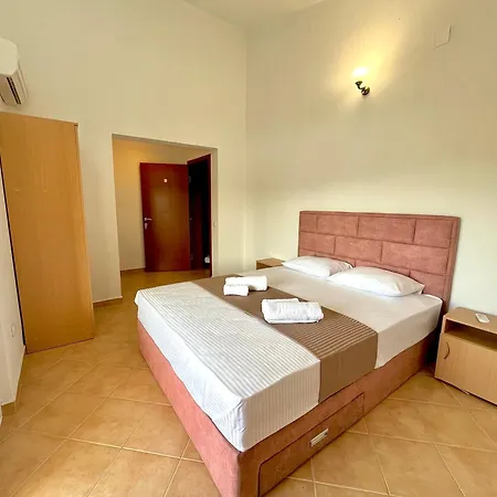 Holiday House-2