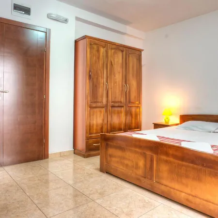 Guest House Maslina-3