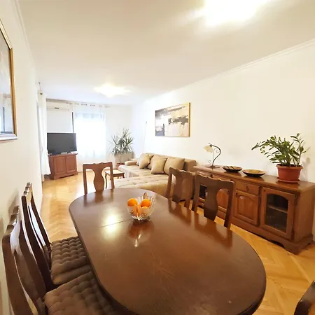 Apartment Golub-3