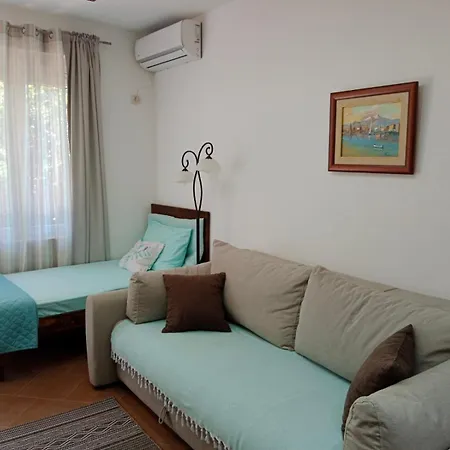 Mirta Apartments Family Farm-3