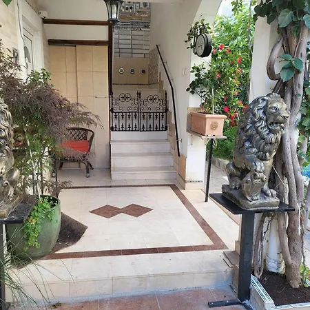 Villa With Swimming Pool Apartments With Bathroom, Kitchen, Patio, Private Parking-2
