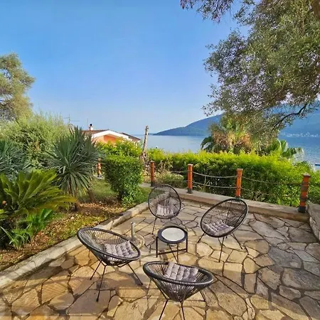 Suncani Skalini- Beachfront Retreat-2