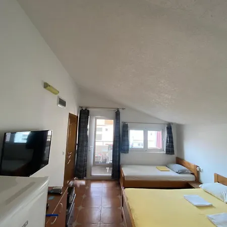 Guest House Nura-2