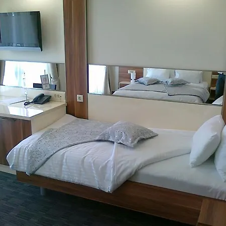 Hotel Lighthouse-2