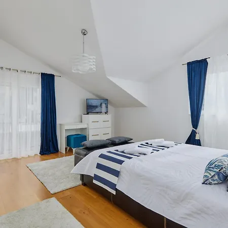 Bayview Apartments Tivat Montenegro-3