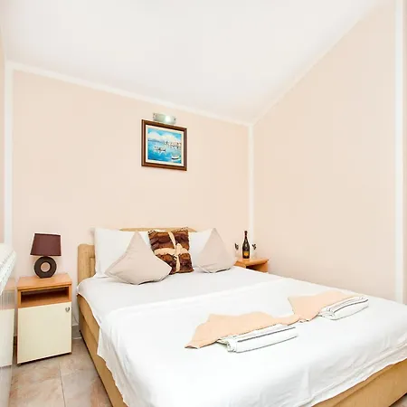 Apartments Mik5 - Famous Beach Jaz-2
