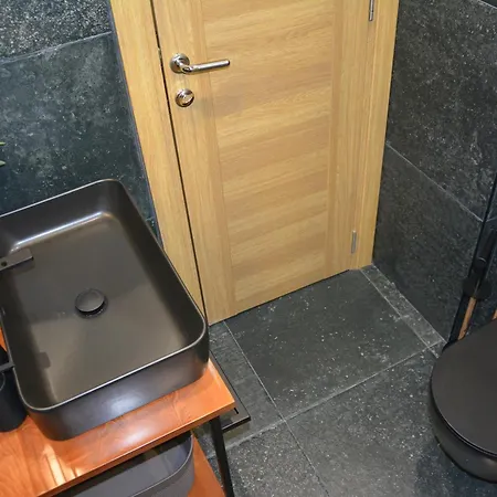 Montenegro Backpackers Home Budva-2