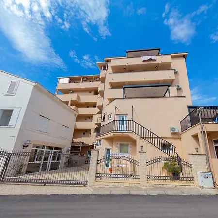 Azzuro Apartments Budva-2