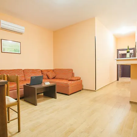 Apartments Elite Azur-2