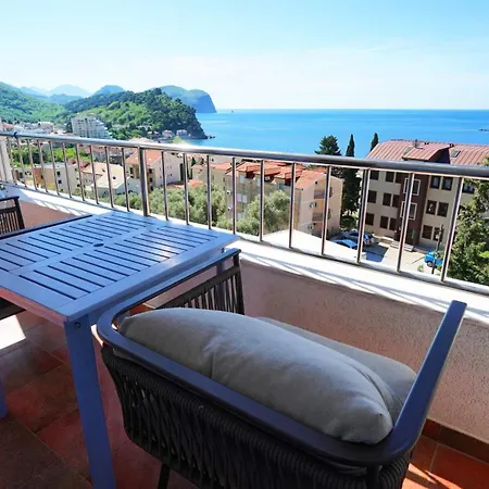 Medin Apartments Bluvista-2