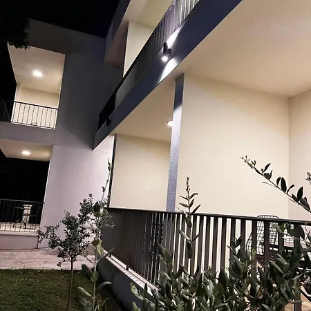Apartments E&S-3