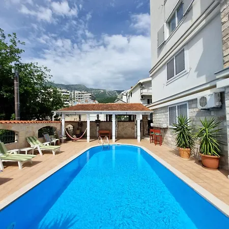 Sunny Hill Residence-3