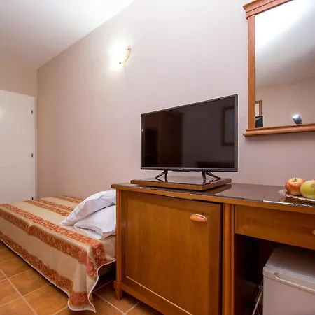 Vila Lazovic-3