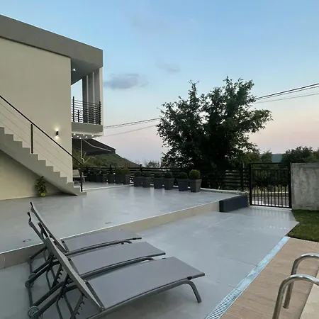 Villa Albatros With Pool And Basketball Court-3