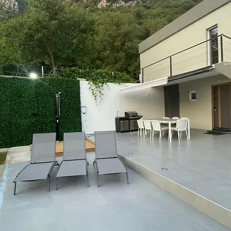 Villa Albatros With Pool And Basketball Court-2