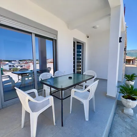 Nesi Apartments-3