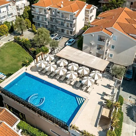 Sun Village Apartments-3