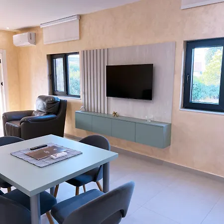 Apartments Aerodrom-3