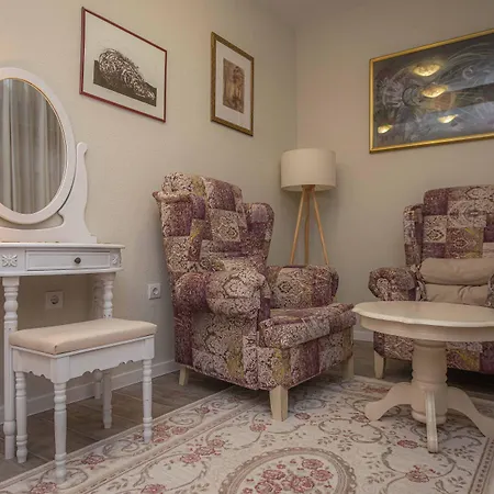 Antika Guesthouse-3