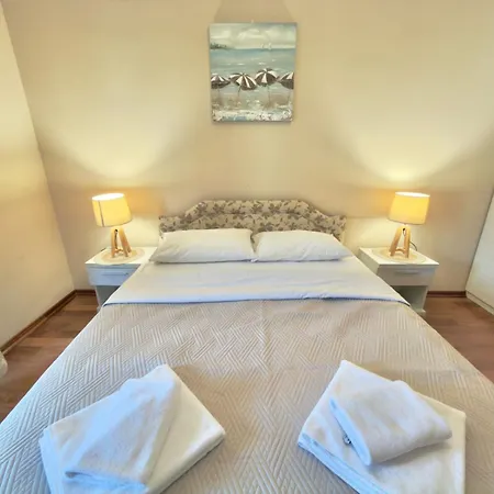 Beachfront Apartments Oaza 2-2