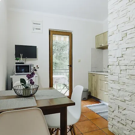 Mediterranean Holiday House & Apartments-2