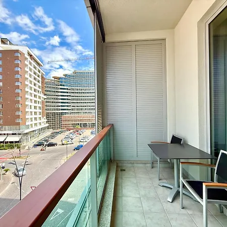 Condo Studio Plaza-3