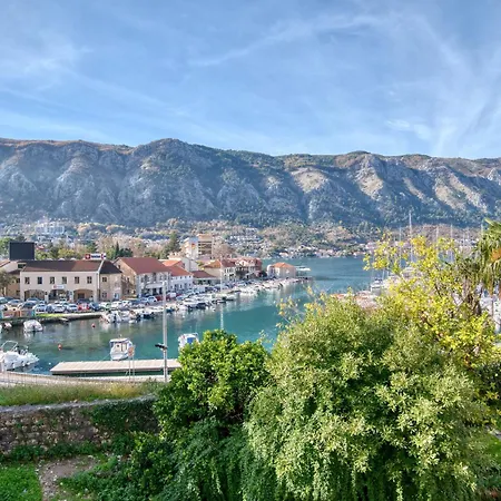 Bright, Romantic & Super Stylish Old Town Flat With Seaview & Shared Terrace-3