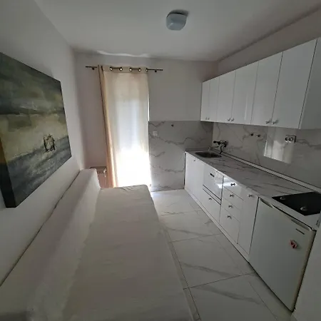Apartments Lena-2