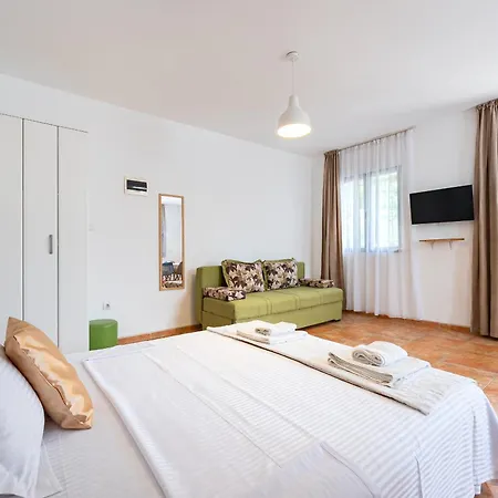 Apartments Al Parma-3