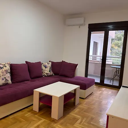 Becici Akacia Apartments-3