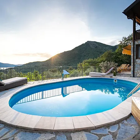 Sunset Holiday Home-2