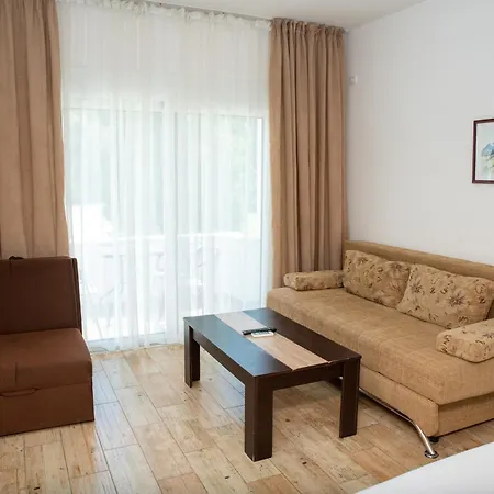 Riviera Inn Apartments-2
