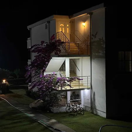 Sunrise House Apartments-2