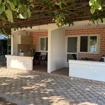 Flamingo Cottage-3