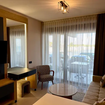 Sea Star Apartments-3