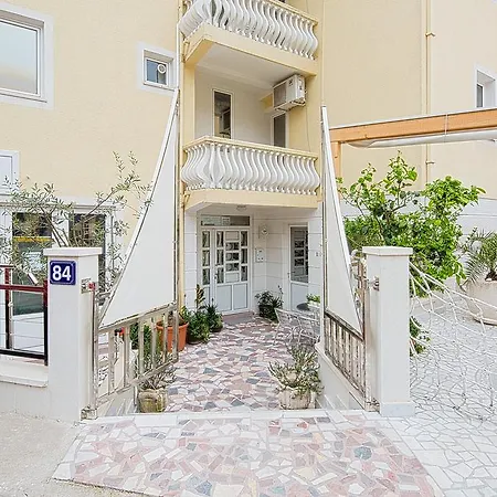 Budva Inn Guest House-2