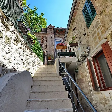 Apartments Historic Stone House-3