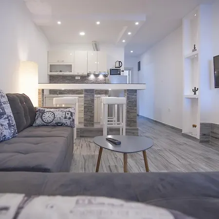 Adrovic Apartment-2